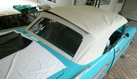 En cours de montage de cette capote de voiture