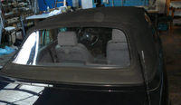 Après la réparation de la lunette arrière de cette voiture